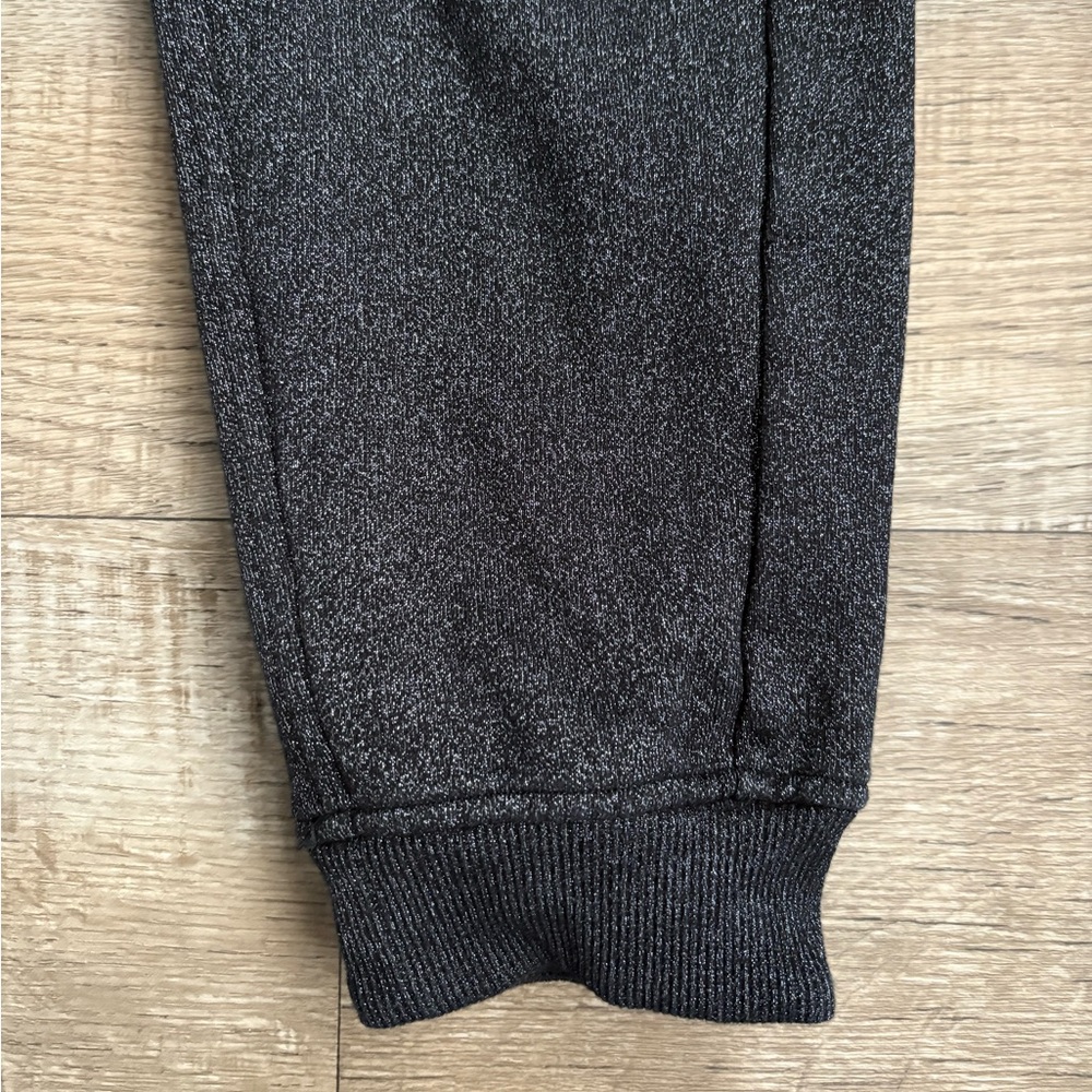 Lululemon Scuba High-Rise Jogger *Sparkle
Black Sz 4 - Picture 9 of 9